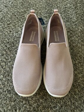 Skechers Breathable Knit Slip-On Mules in Blush NWT